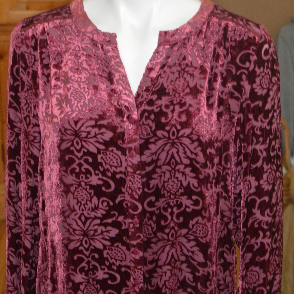Sundance women's M cut velvet top burgundy top lined
